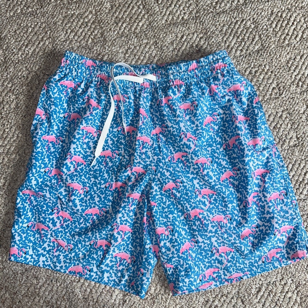 Chubbies Men's Medium Blue/Pink Flamingo Print Swim Shorts Lined 7" inseam EUC